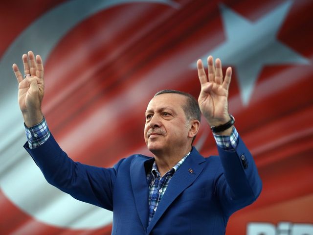 Erdogan cere Greciei să deschidă porțile pentru imigranți