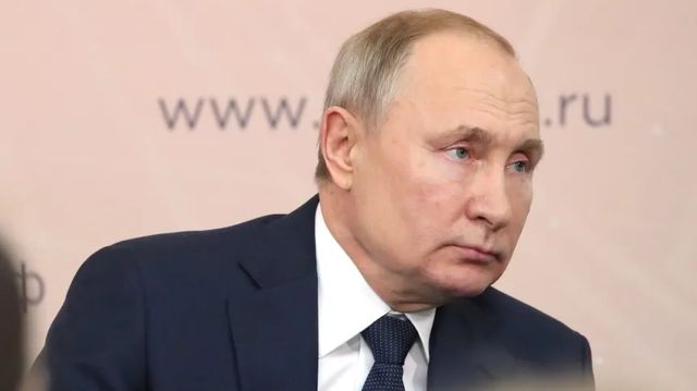 Путин назвал уродами создателей «групп смерти»