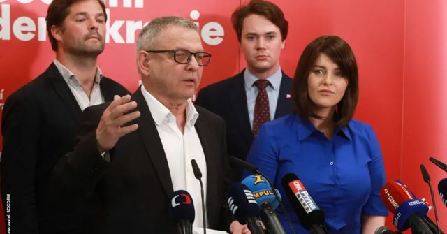 Užší vedení SOCDEM navrhlo svolat mimořádný sjezd strany, členové grémia chystají rezignaci