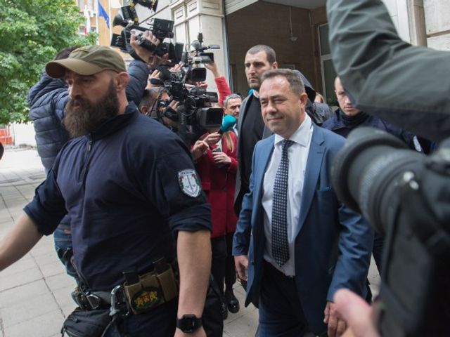 Спецакция в дома на един от заместниците на екоминистъра
