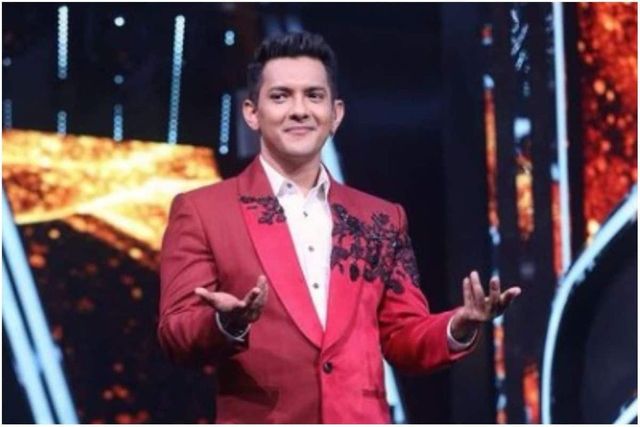 Indian Idol 12 Host Aditya Narayan Quits The Show - Fact Check