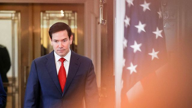 Economic suicide: US warns Iran against closing Strait of Hormuz