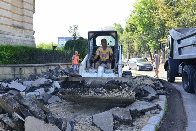 Trotuarele de pe Pușkin și Bodoni în fața unei noi schimbări