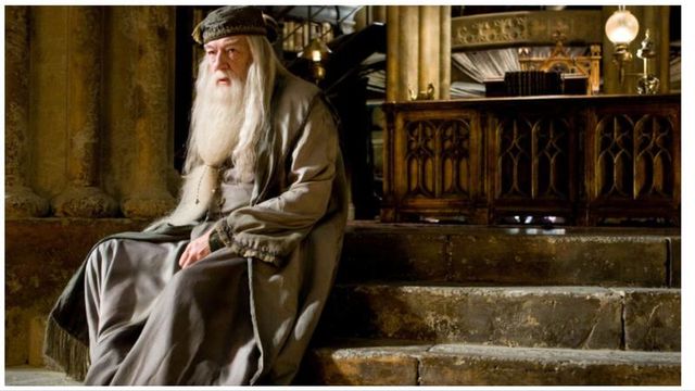 A murit actorul Michael Gambon, celebru pentru rolul profesorului Dumbledore din seria Harry Potter