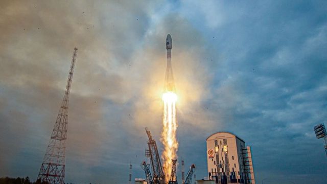 Eșec al misiunii spațiale rusești – Sonda Luna-25 s-a prăbușit pe suprafața Lunii la aselenizare