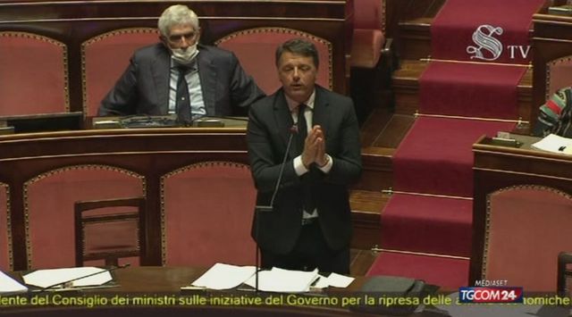 “Se i morti potessero parlare, ci direbbero di riaprire”, polemica per le parole di Renzi