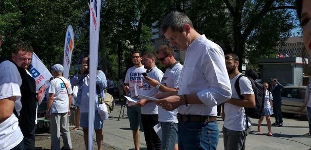 Alianța USR PLUS începe să strângă semnături pentru candidatura lui Dan Barna la alegerile prezidențiale