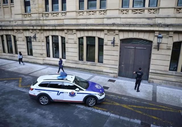 Condenan a 71 años de prisión al profesor de surf de Hondarribia por abusar de once menores