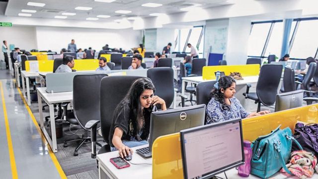 Maharashtra allows daily working hours to go from 9 to 10 in private sector