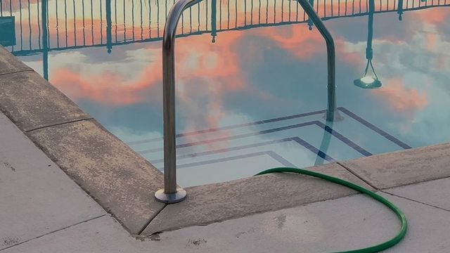 Muere un niño de 4 años tras caer a una piscina en Mijas