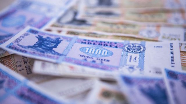 Statul oferă sprijin financiar pentru toți copiii din clasele I-IX – 300 de mii de elevi vor beneficia de suportul Guvernului