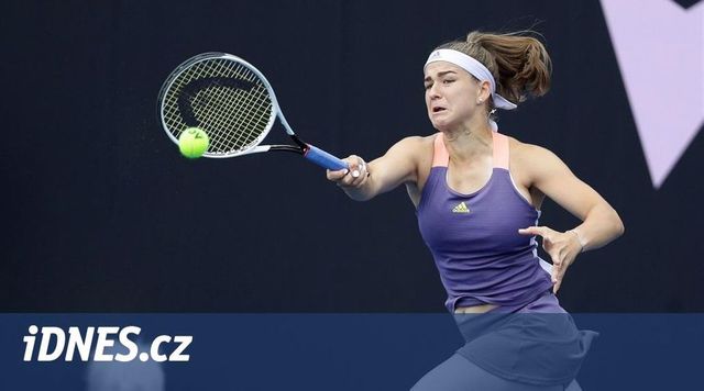 Muchová porazila na Elite Trophy německou tenistku Petkovicovou