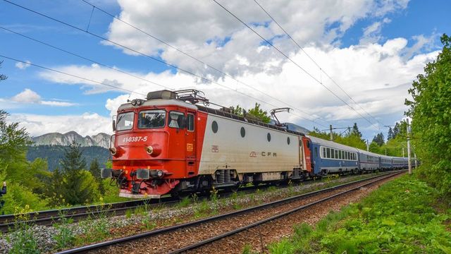 Trenurile care au plecat duminică din Timișoara vor ajunge la mare abia marți