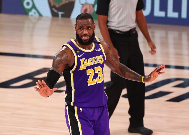 James dovedl do finále NBA i basketbalisty Lakers