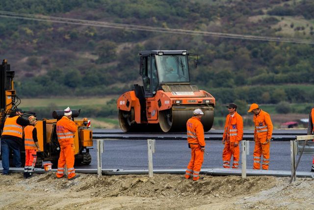 Care sunt investițiile prioritare pentru Guvernul Bolojan în infrastructura de transport
