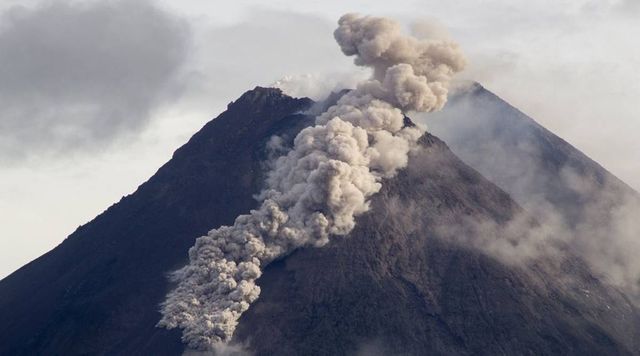 Indonesian volcano unleashes river of lava in new eruption