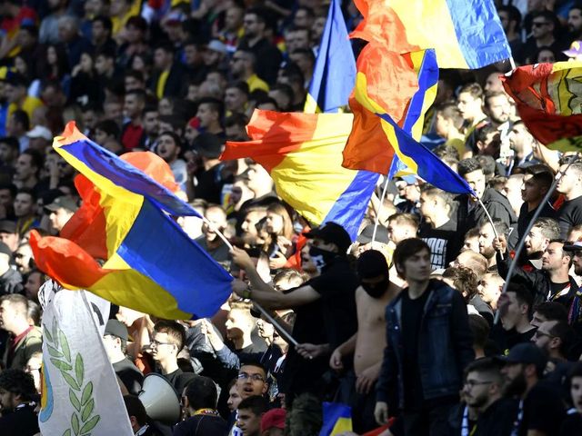 Jandarmeria: Interzicerea afișării mai multor bannere la meciul Suedia-România nu a fost luată de instituție