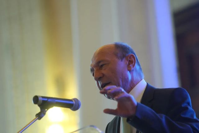 Traian Băsescu anunță că îl va susține pe Klaus Iohannis la alegerile prezidențiale
