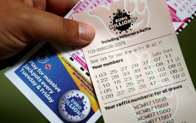 Un britanic a câștigat 115 milioane de lire sterline la loteria de Anul Nou