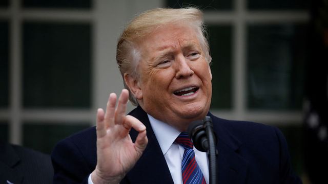 Трамп отказался ехать в Давос