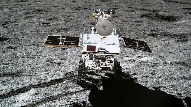 China a făcut publice primele imagini panoramice de pe partea nevăzută a Lunii