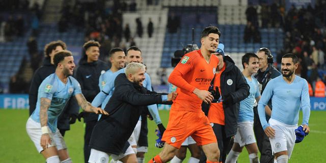 League Cup: Manchester City defeat Leicester on penalties to reach semi-finals