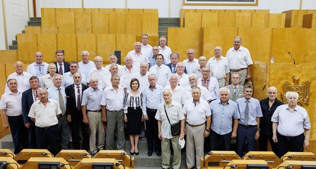 Maia Sandu s-a întâlnit cu membrii „Parlamentului 90”