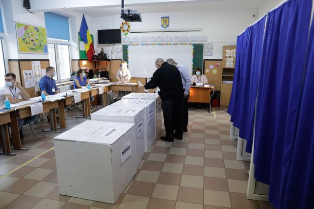 Vot suspendat la Costinești, după ce s-a descoperit că buletinele de vot au fost tipărite greșit