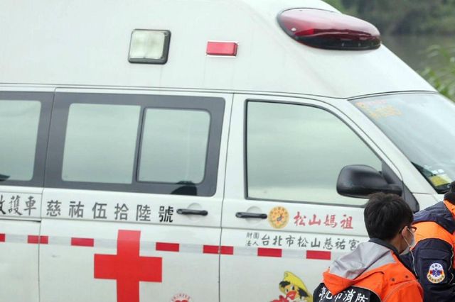 Taiwan: fiamme in un edificio di 13 piani, almeno 46 morti