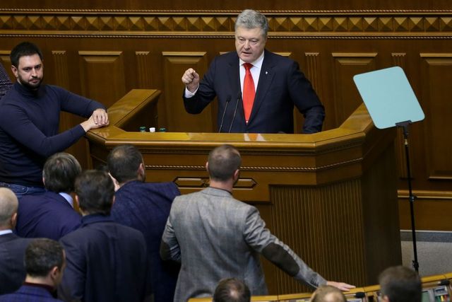 Parlament v Kyjevě schválil nový jazykový zákon, preferuje ukrajinštinu