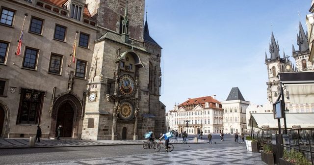 Počet turistů v Česku se výrazně propadl. Nejhůře to pocítila Praha, kterou navštívilo o více než 93 procent méně lidí