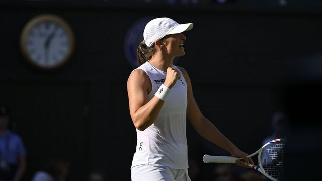 Iga Swiatek o demolează pe Amanda Anisimova în finala de la Wimbledon