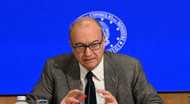 Valditara: 'chi boicotta l'orale della maturità sarà bocciato'