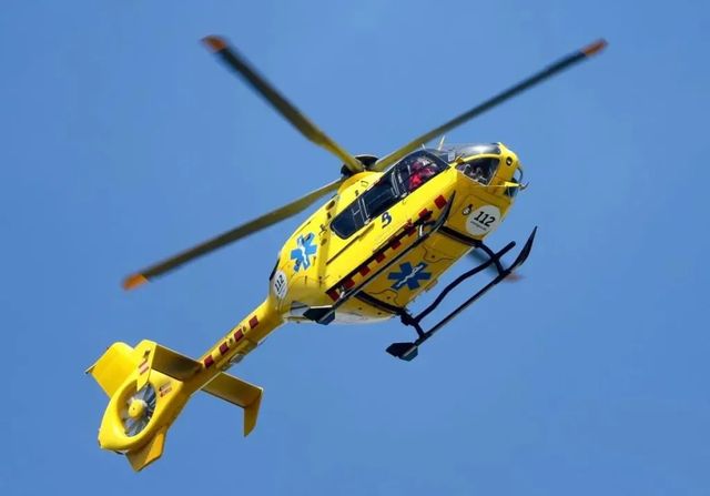 Tres muertos y dos heridos graves al derrumbarse una nave en construcción en Asturias