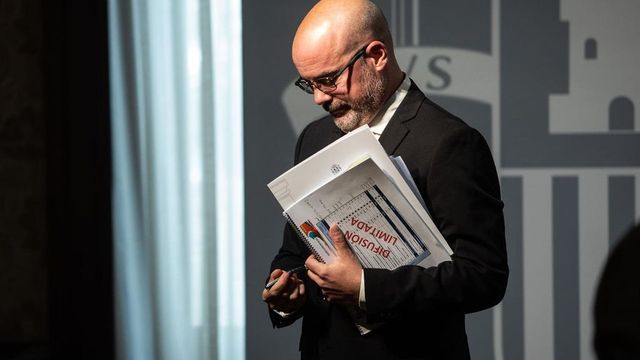 El delegado en Madrid y alcaldesa de Alcalá se reunirán con el centro de inmigrantes de fondo