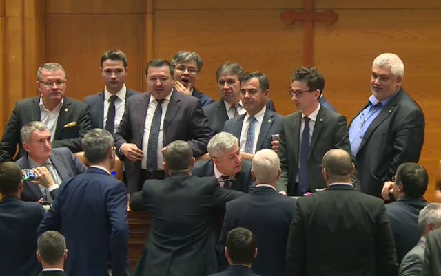 Liderul deputaților PSD, Daniel Suciu: E o premieră nedorită a parlamentarismului românesc