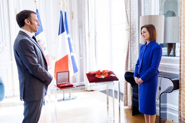 Președintele Franței, Emmanuel Macron, decorat cu ,,Ordinul Republicii
