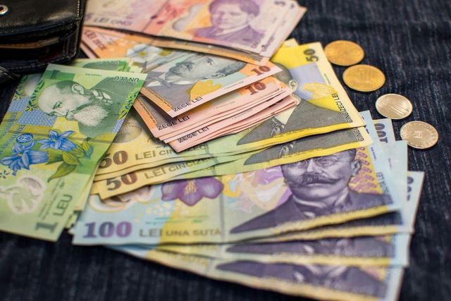 Pâinea, produsele tradiționale și cele bio s-ar putea scumpi considerabil | Noile măsuri fiscale vor afecta portofelele românilor