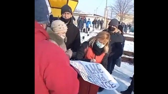 Nemulțumiți ca nu și-au primit salariile din noiembrie, feroviarii din Ocnița au blocat circulația trenurilor marfare