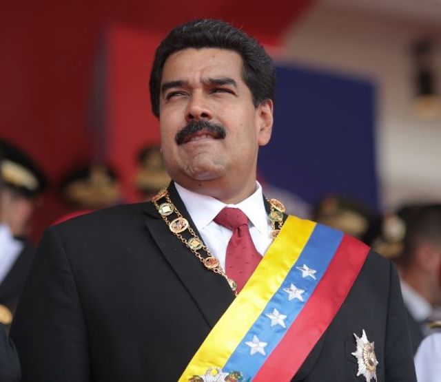 Jak proměnit bezcenný bolívar ve zlato? Maduro to zvládá za pár miliard