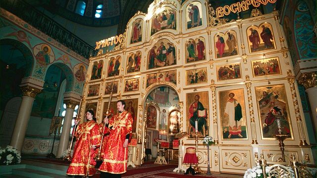 РПЦ рекомендовала верующим остаться дома в Страстную неделю и на Пасху