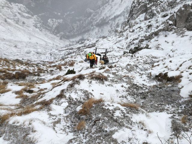Valle d'Aosta, elicottero e aereo si scontrano sul ghiacciaio del Rutor