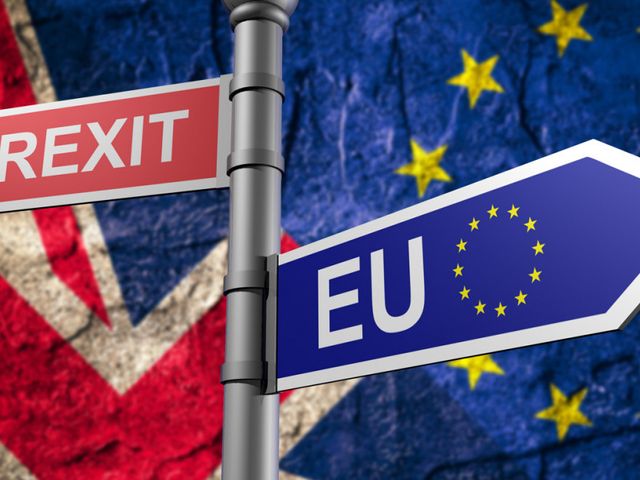 Zi crucială la Londra, unde Guvernul dezbate acordul pentru Brexit