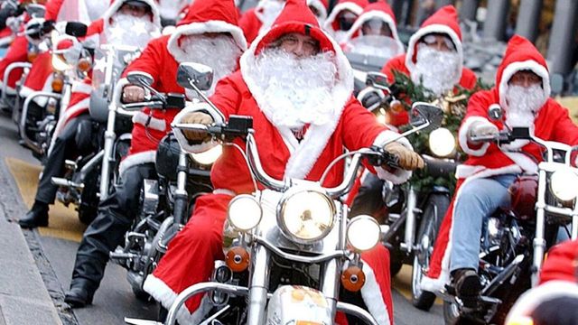 Parada Moșilor Crăciun pe motociclete, organizată în Capitală