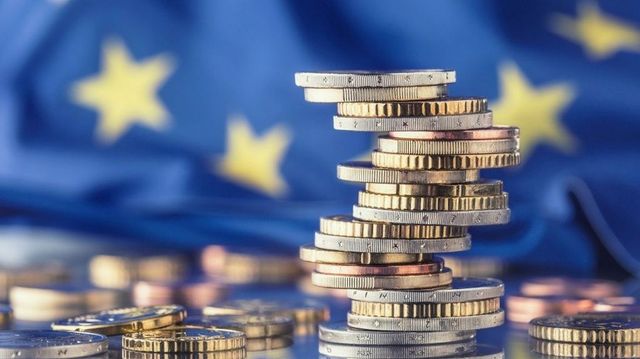 Raport: Finanțarea europeană, executată prin ONG-uri, trebuie să fie mai transparentă