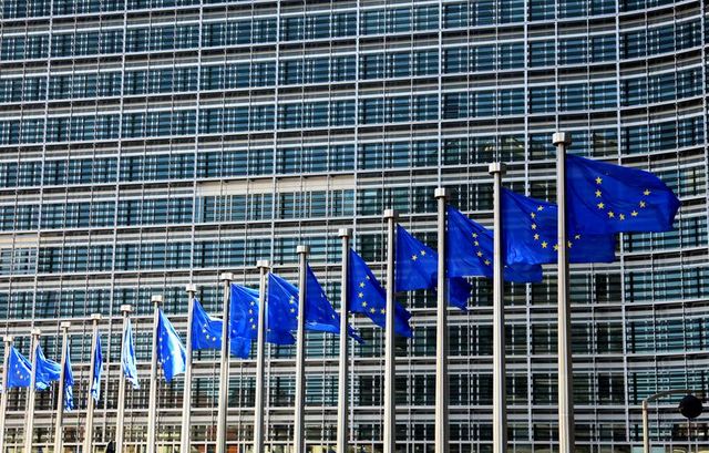 Comisia Europeană cere Statelor Unite să elimine vizele pentru România