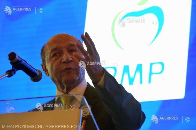 Băsescu, despre remaniere: Cei doi miniștri plecau în mod natural