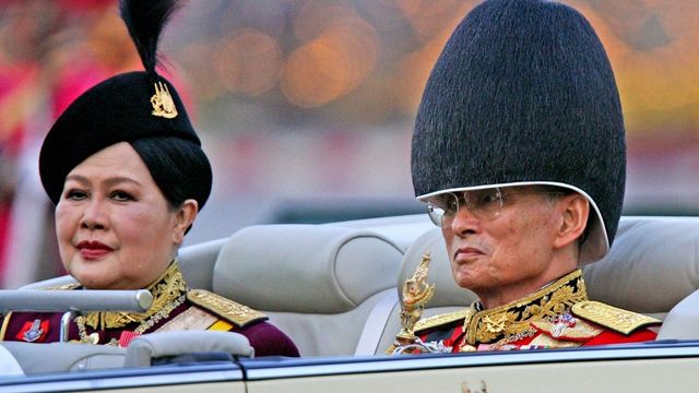 Muere la reina madre Sirikit de Tailandia a los 93 años