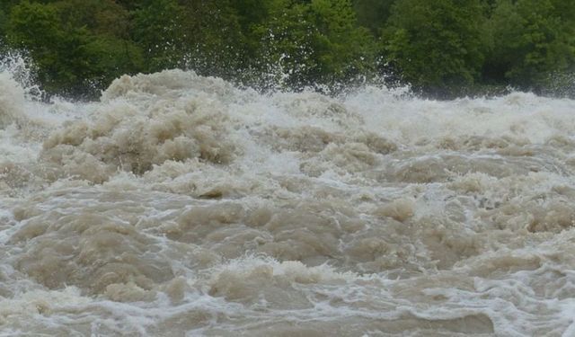 Cod roșu de inundații într-un județ din România