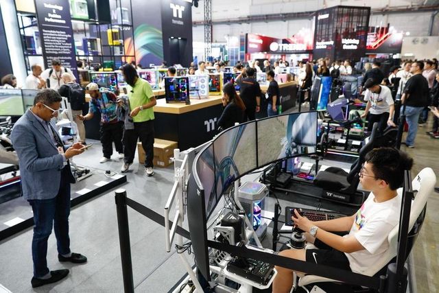 Confcommercio, 22.144 euro i consumi a testa, boom tecnologie